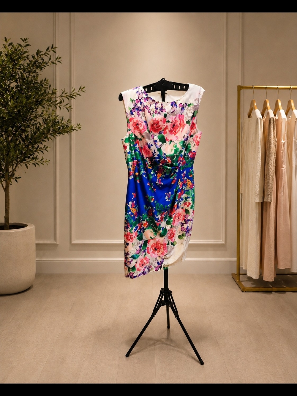Suzi Chin for Maggy Boutique Size 12 Floral Ruched Sheath Cocktail Dress